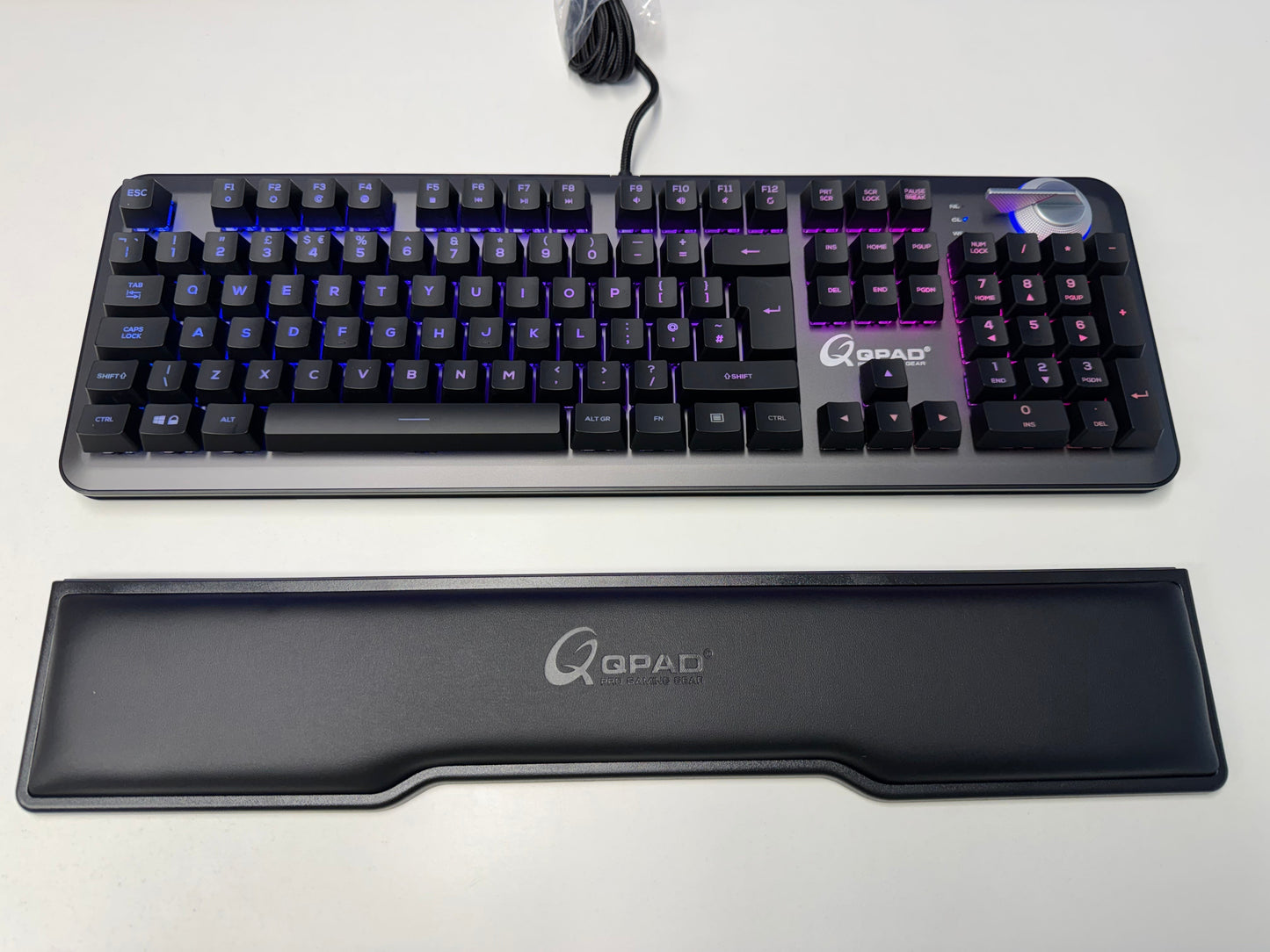 QPAD MK-95 PRO GAMING OPTO Q-MECHANICAL KEYBOARD