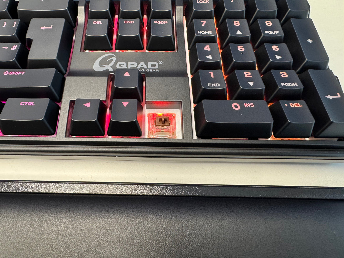 QPAD MK-75 PRO Gaming Mechanical Cherry MX Keyboard