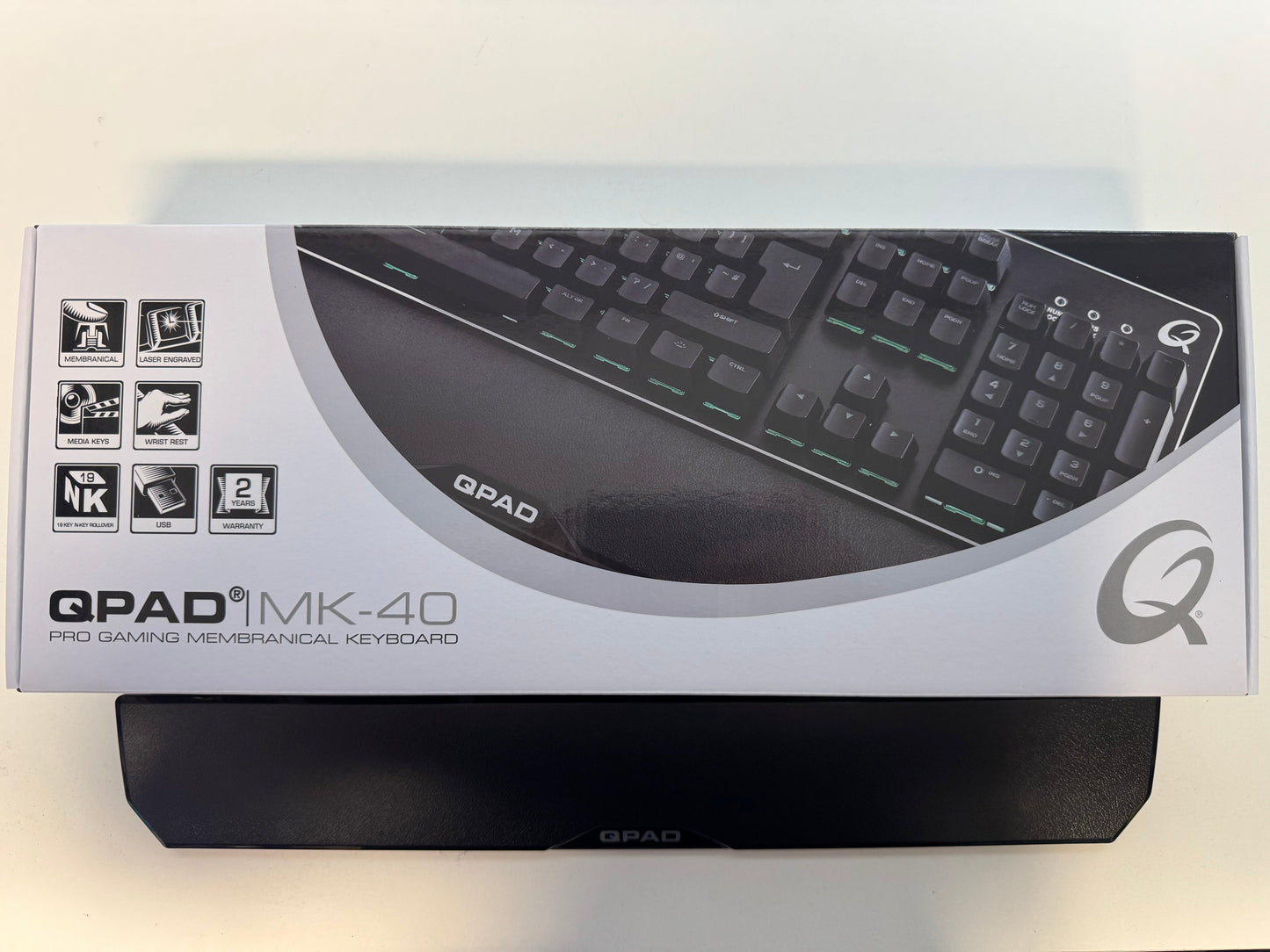 QPAD MK-40 Pro Gaming Mechanical Keyboard